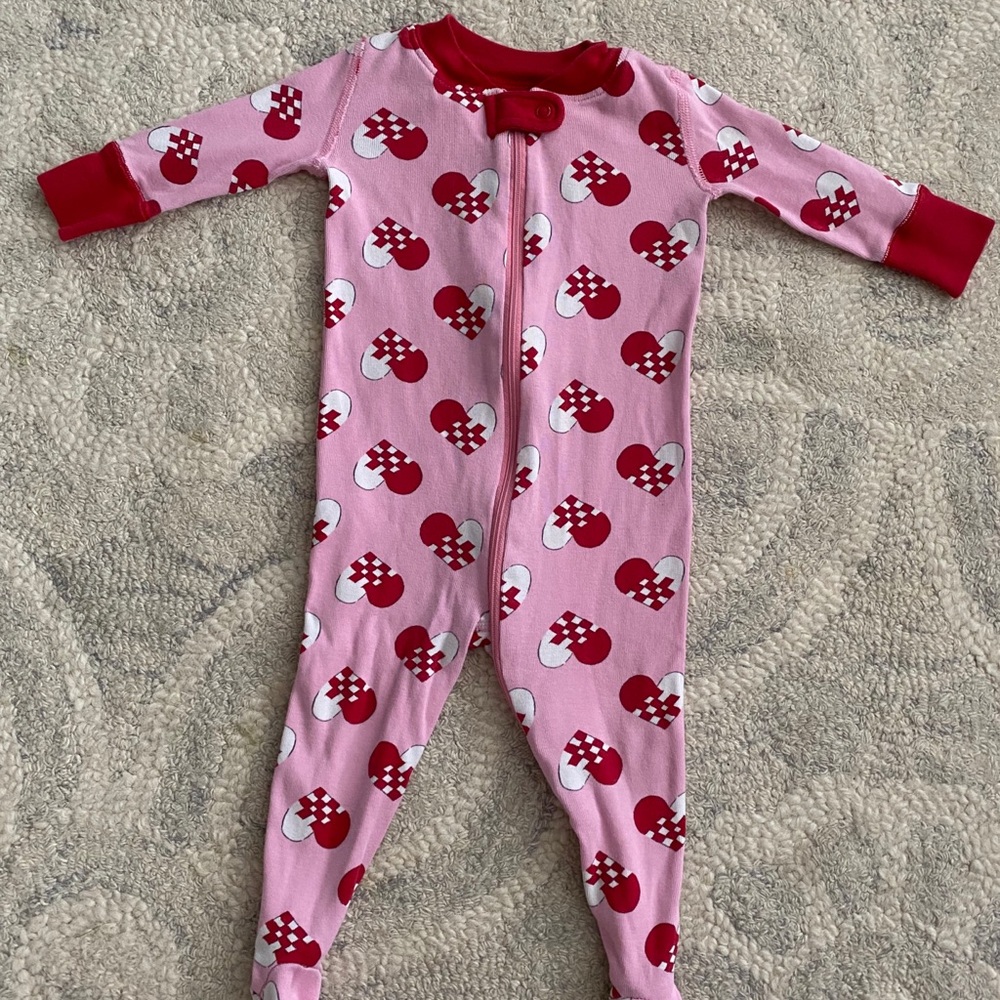 Hanna Andersson size 60 Heart Footie Pajamas